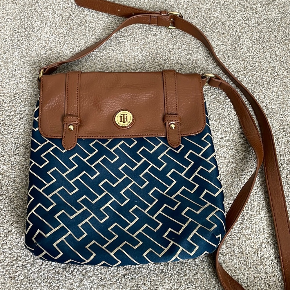 Tommy Hilfiger Crossbody Purse